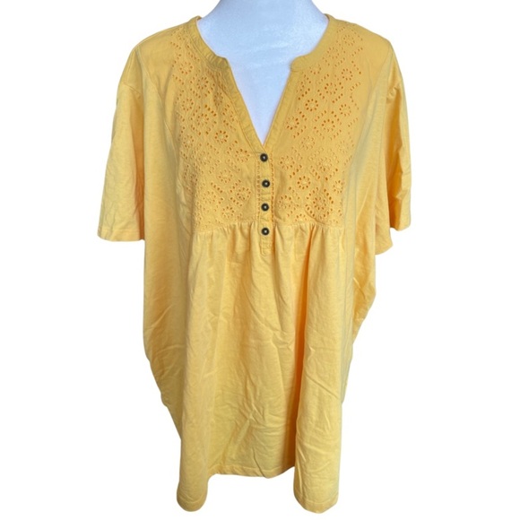 American Sweetheart blouse with eyelet detail in the front - Picture 1 of 5